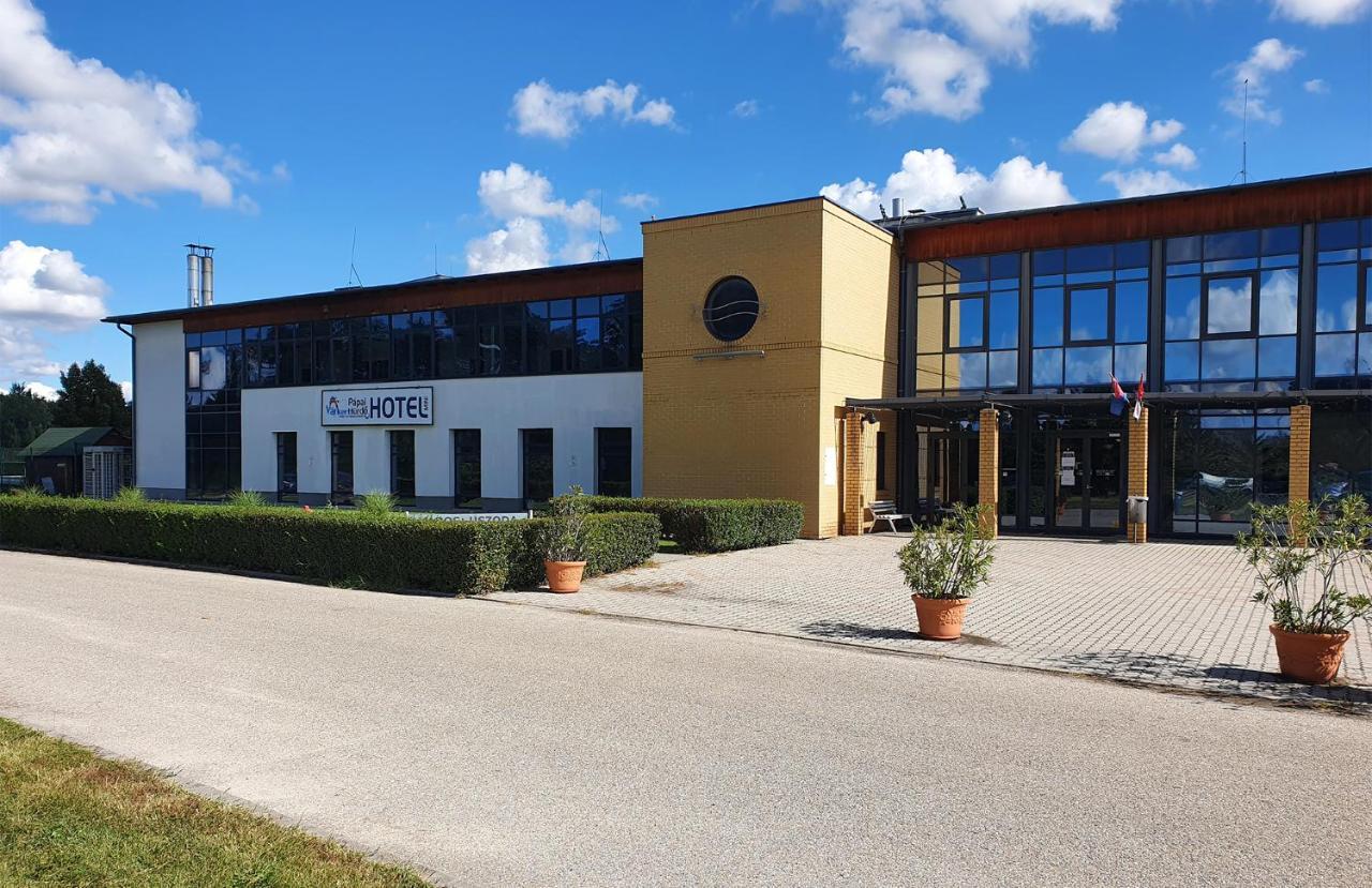 Minihotel Pápa Exterior foto
